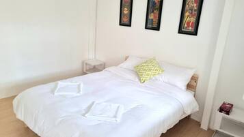 Comfort Townhome, Kitchenette, City View | 2 bedrooms, iron/ironing board, free WiFi