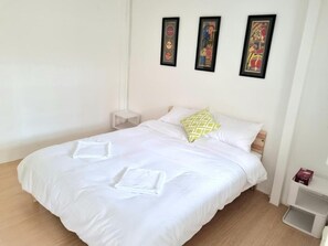 Comfort Townhome, Kitchenette, City View | 2 bedrooms, iron/ironing board, free WiFi - Haus Sathorn Pier  (Bangkok)