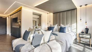 1 bedroom, desk, iron/ironing board, WiFi