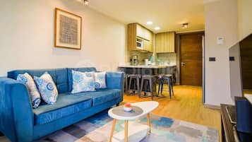 Basic Apartment | Living area