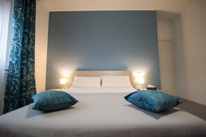 3 bedrooms, desk, free WiFi, bed sheets