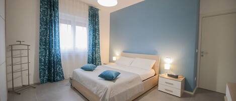 3 bedrooms, desk, free WiFi, bed sheets