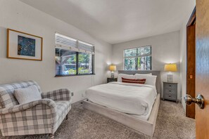 4 chambres, fer et planche à repasser, Wi-Fi, draps fournis