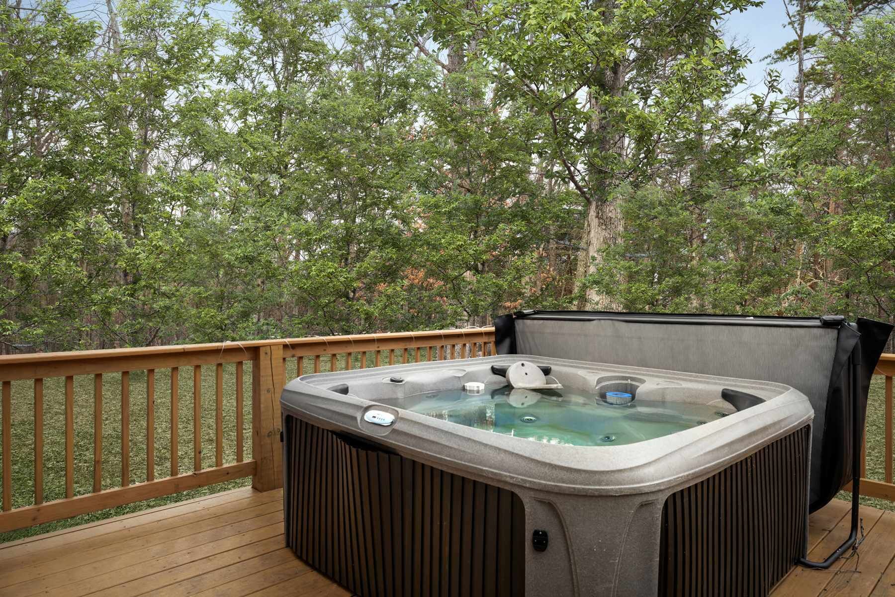 Tina de hidromasaje al aire libre