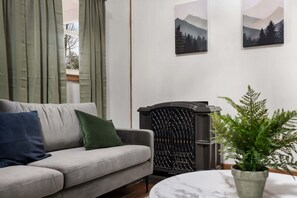 Télévision, cheminée