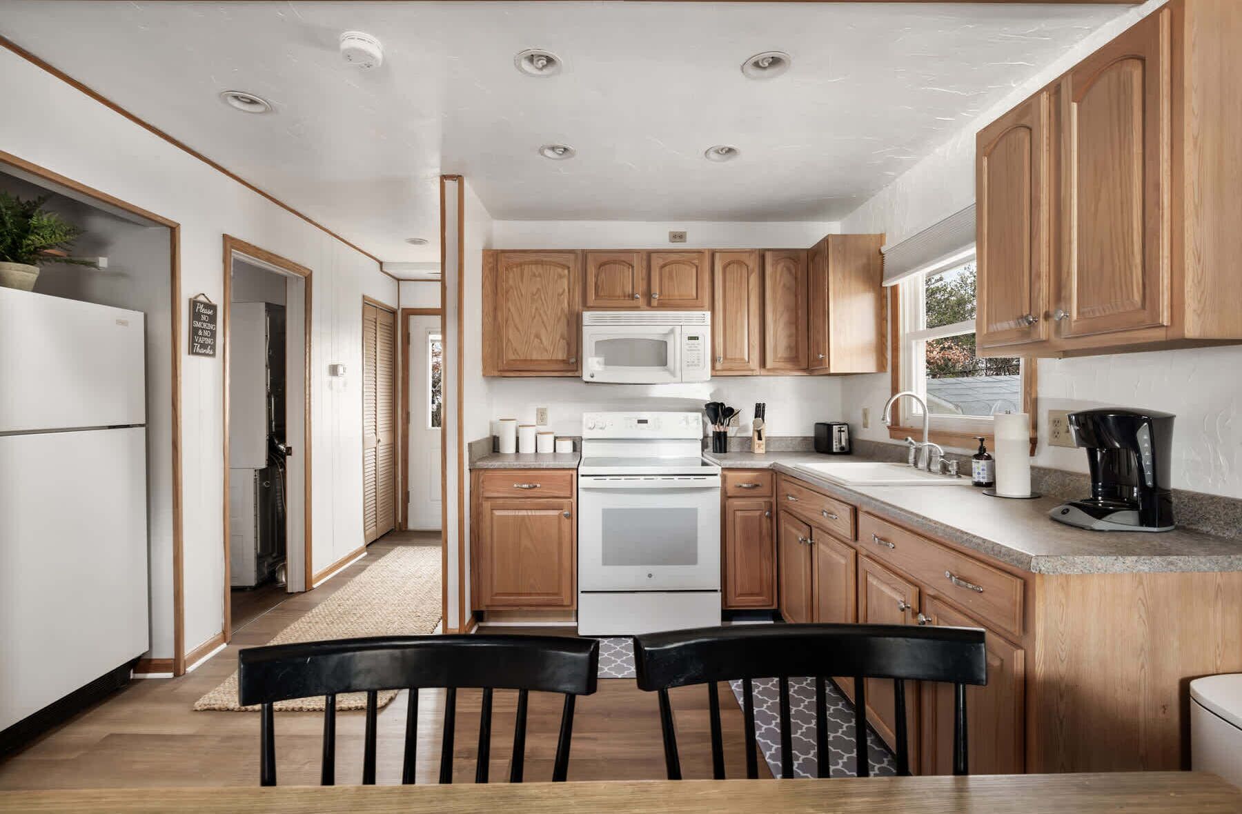 冰箱、微波炉、烤箱、炉灶