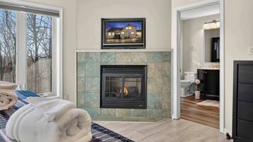 4 quartos, escrivaninha, ferros/tábuas de passar roupa, Wi-Fi