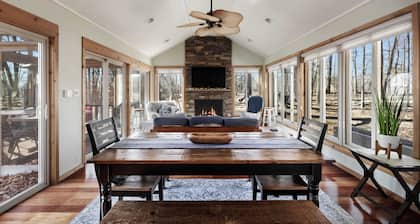 3 Fireplaces, Hot Tub, Fire Pit, Deck, Pool Access