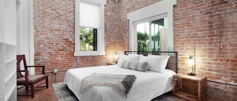 2 makuuhuonetta, silitysrauta/-lauta, ilmainen Wi-Fi, vuodevaatteet