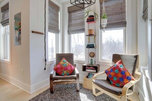 Interior - Sojourn Worldly 1 BR 2 BA, 2 Blocks to Shaw Metro (District of Columbia)