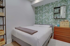 1 chambre, bureau, fer et planche à repasser, Wi-Fi