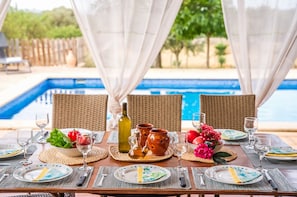 House | Outdoor dining - Traditional Finca in Mallorcan Countryside (Santa Margalida)