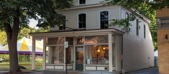 Vermont Downtown Oasis - Two Bedroom in Picturesque Downtown