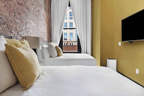 4 habitaciones, tabla de planchar con plancha, wifi y ropa de cama