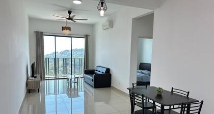 5mins to Penang airport.Charming 3-bedroom condo.WiFi in delightful Bayan Lepas