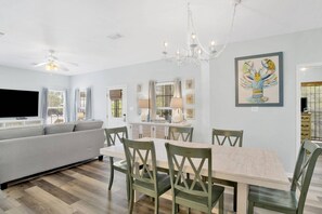 Dining - You, Me and the Sea Cottage at The Rookery ~ Close to the beach + $400 in FREE Activities Daily (Gulf Shores)