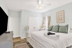 3 bedrooms, iron/ironing board, internet, bed sheets