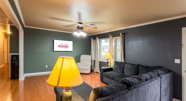 Smart TV - The Spacious Avocado | 4 Bed, 2 Bath (Burkburnette)