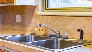 Fridge, microwave, oven, stovetop - The Spacious Avocado | 4 Bed, 2 Bath (Burkburnette)
