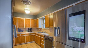 Fridge, microwave, oven, stovetop - The Spacious Avocado | 4 Bed, 2 Bath (Burkburnette)