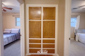 Iron/ironing board, travel crib, WiFi, bed sheets