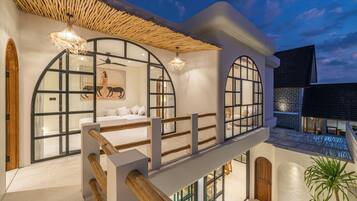 Vila superluxo, sacada, vista para a piscina | Vista da sacada