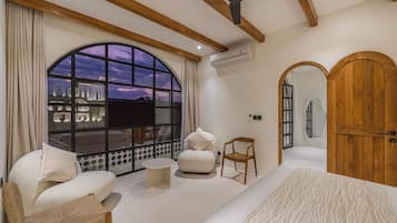 3 quartos, cofres nos quartos, escrivaninha, Wi-Fi de cortesia