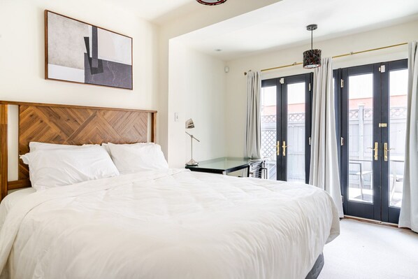 3 habitaciones, tabla de planchar con plancha, wifi y ropa de cama