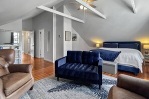 4 bedrooms, desk, WiFi, bed sheets