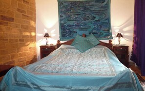 Traditional Double Room | In-room safe, individually decorated, individually furnished, desk