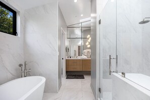 Hair dryer, towels - The Bella Villa 2 - luxury design (Venice)