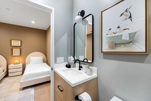 Bathroom - The Bella Villa 2 - luxury design (Venice)