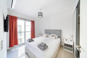 1 bedroom, desk, iron/ironing board, free WiFi - Beautiful apartment with pool, gym, laundry and co-working space (Buenos Aires)