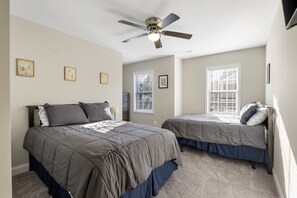 3 bedrooms, iron/ironing board, free WiFi, bed sheets