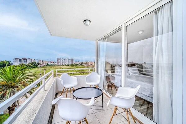 Basic Apartment | Balcony - Increíble depto a pasos de Av. del Mar (La Serena)