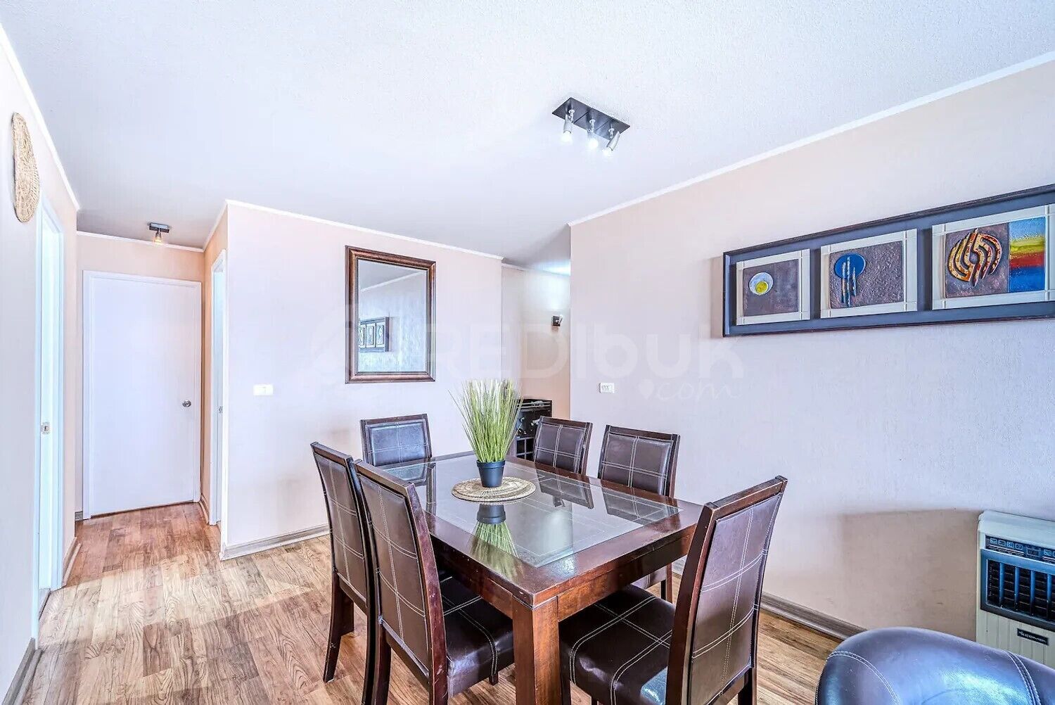 Basic Apartment | Dining room