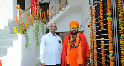 Aradhya home stay
Spacious 5-bedroom building in welcoming Ayodhya withAC,WiFi