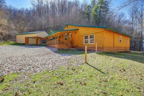 Exterior - Cabin Close to ATV & Hiking Trails in Delbarton (Delbarton)