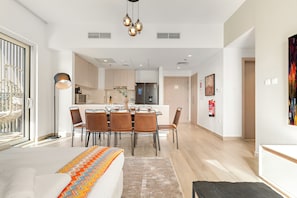 Living area - Desert Key - Perfectly Located Yas Island Premier Apts (Abu Dhabi)