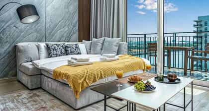 Luxe Ventures Waters Edge Haven