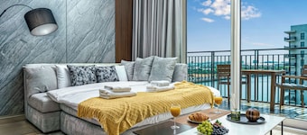 Luxe Ventures Waters Edge Haven
