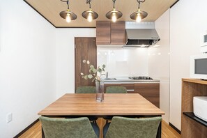 Comfort House | In-room dining