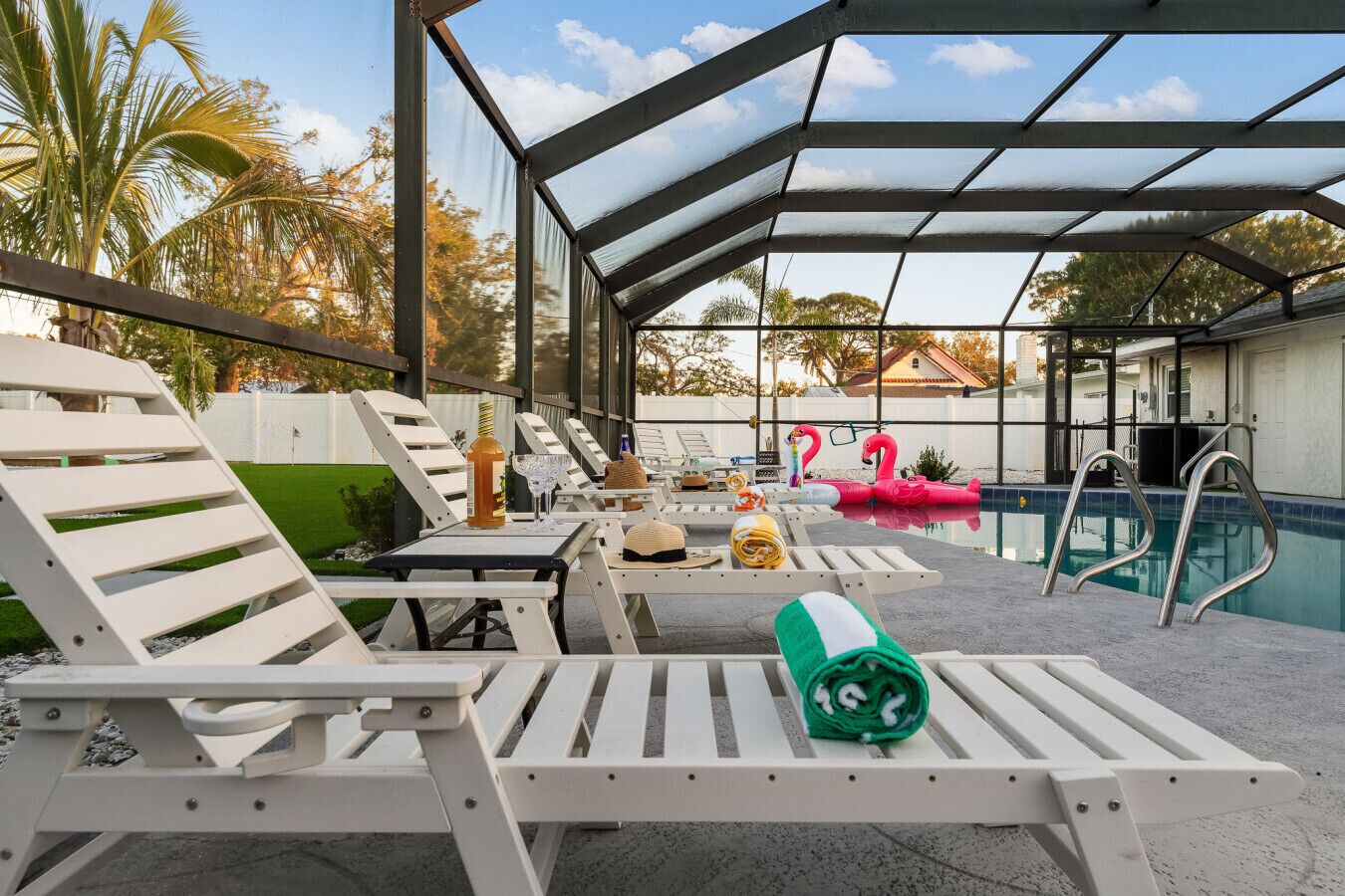 Lämmitetty uima-allas