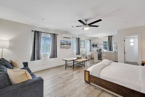 1 habitación, tabla de planchar con plancha, wifi y ropa de cama
