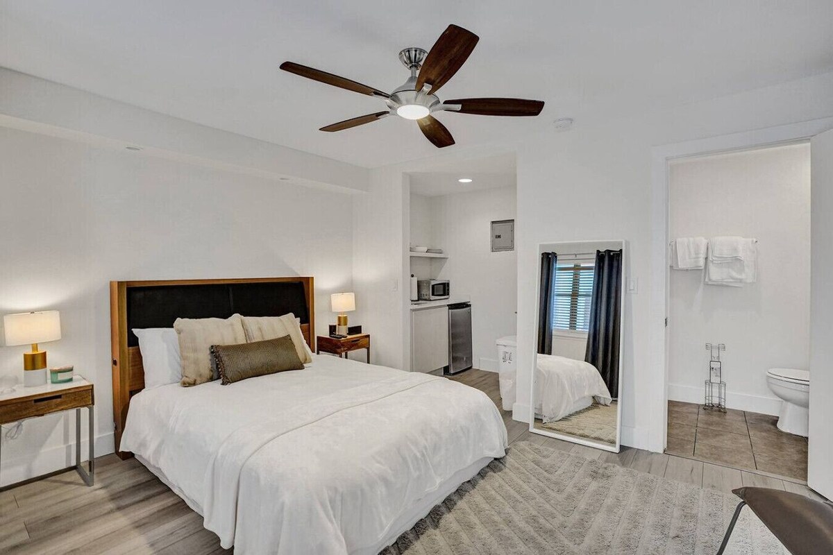 Eden Collection Studio Steps to Beach!