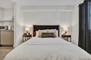 Iron/ironing board, WiFi, bed sheets