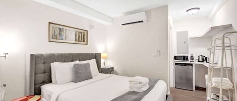 1 chambre, fer et planche à repasser, lit parapluie, Wi-Fi