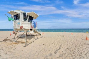 Beach nearby - Eden Collection Studio Steps to Beach 2106 (Fort Lauderdale)