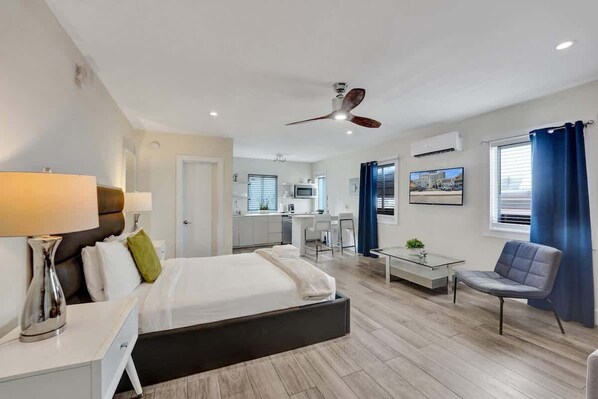 Fer et planche à repasser, lit parapluie, Wi-Fi, draps fournis