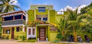 Front of property - Sameydhaan Inn (Fuvahmulah)